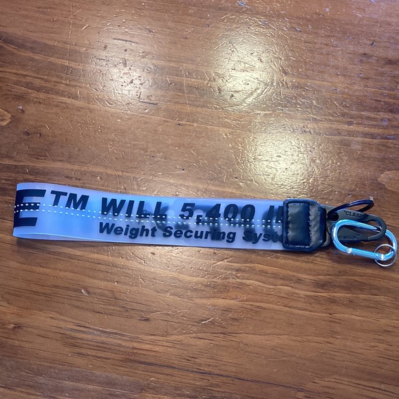 OFF-WHITE KEY CHAIN - Picture 2 of 7